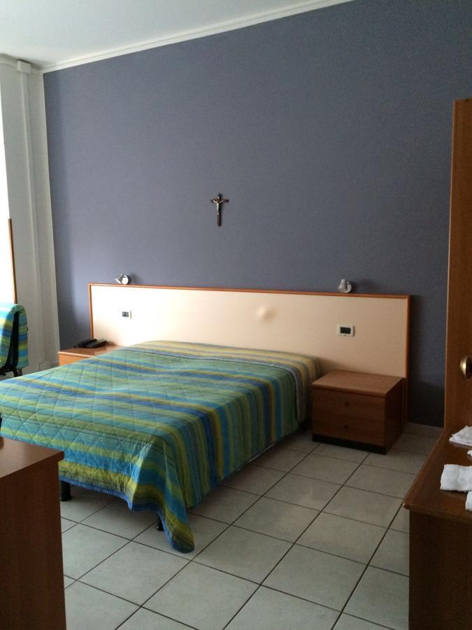Hotel Lo Scoglio Castelnuovo del Garda Exteriér fotografie