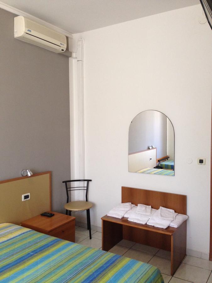 Hotel Lo Scoglio Castelnuovo del Garda Exteriér fotografie